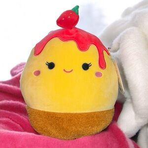 8-inch Niala the Strawberry Cheesecake Black Tag Select Series